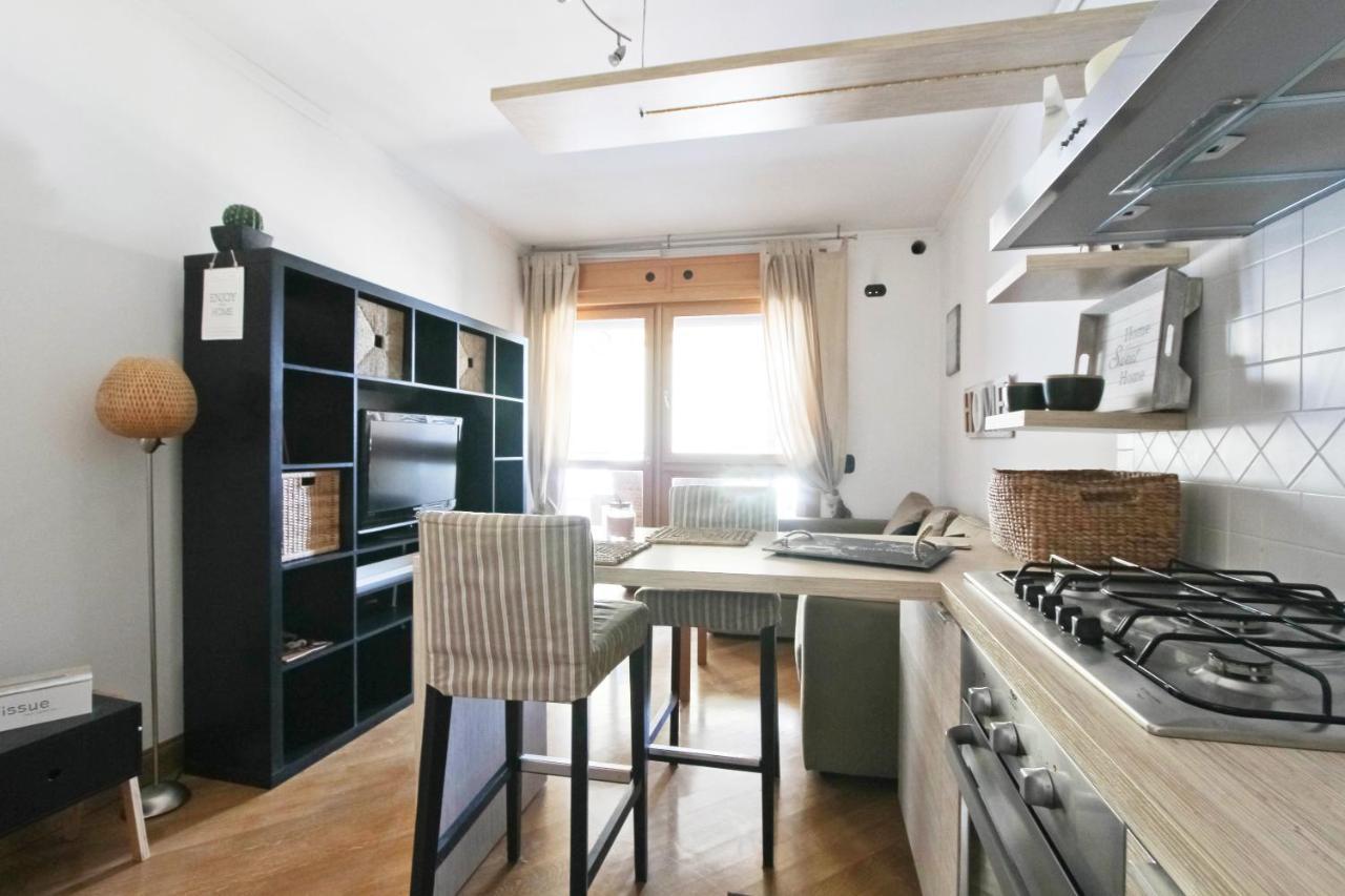 Cozy Terrace Close To Eataly And Metro Piramide Appartement *
